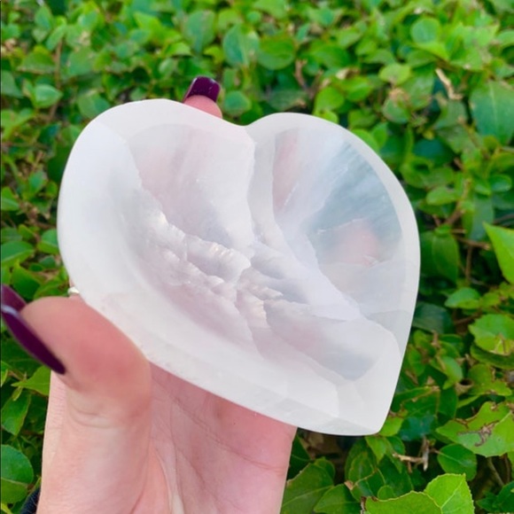 One Heart Shaped Selenite Charging Dish, Crystal Polished Dish, Heart Bowl,Reiki - Picture 4 of 9